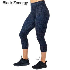 CONSTANTLY VARIED GEAR Black Zenergy Capris Leggings CVG Large